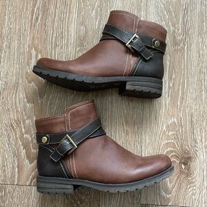 Natural Soul ‘Blythe’ faux leather/sherpa lined 2 tone brown ankle boot 7.5